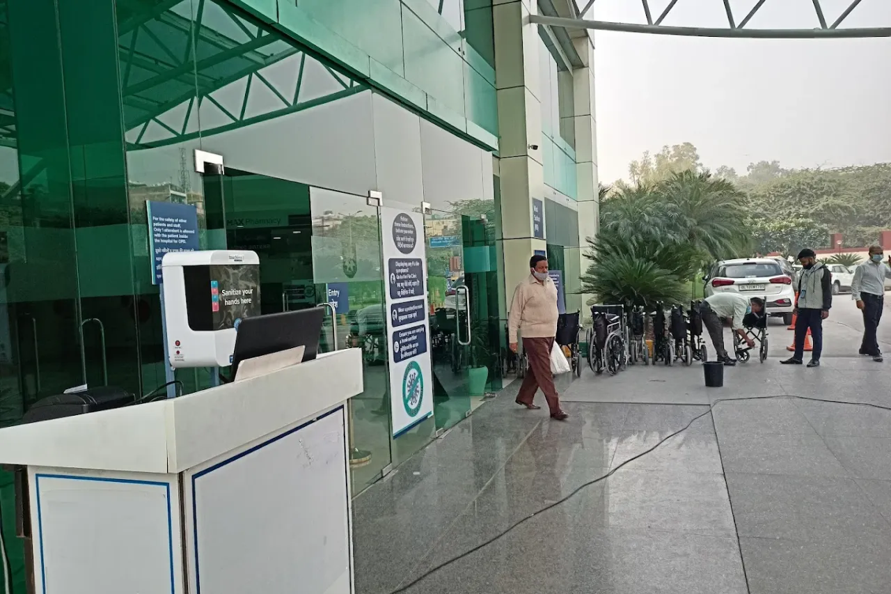 Max Super Speciality Hospital  6