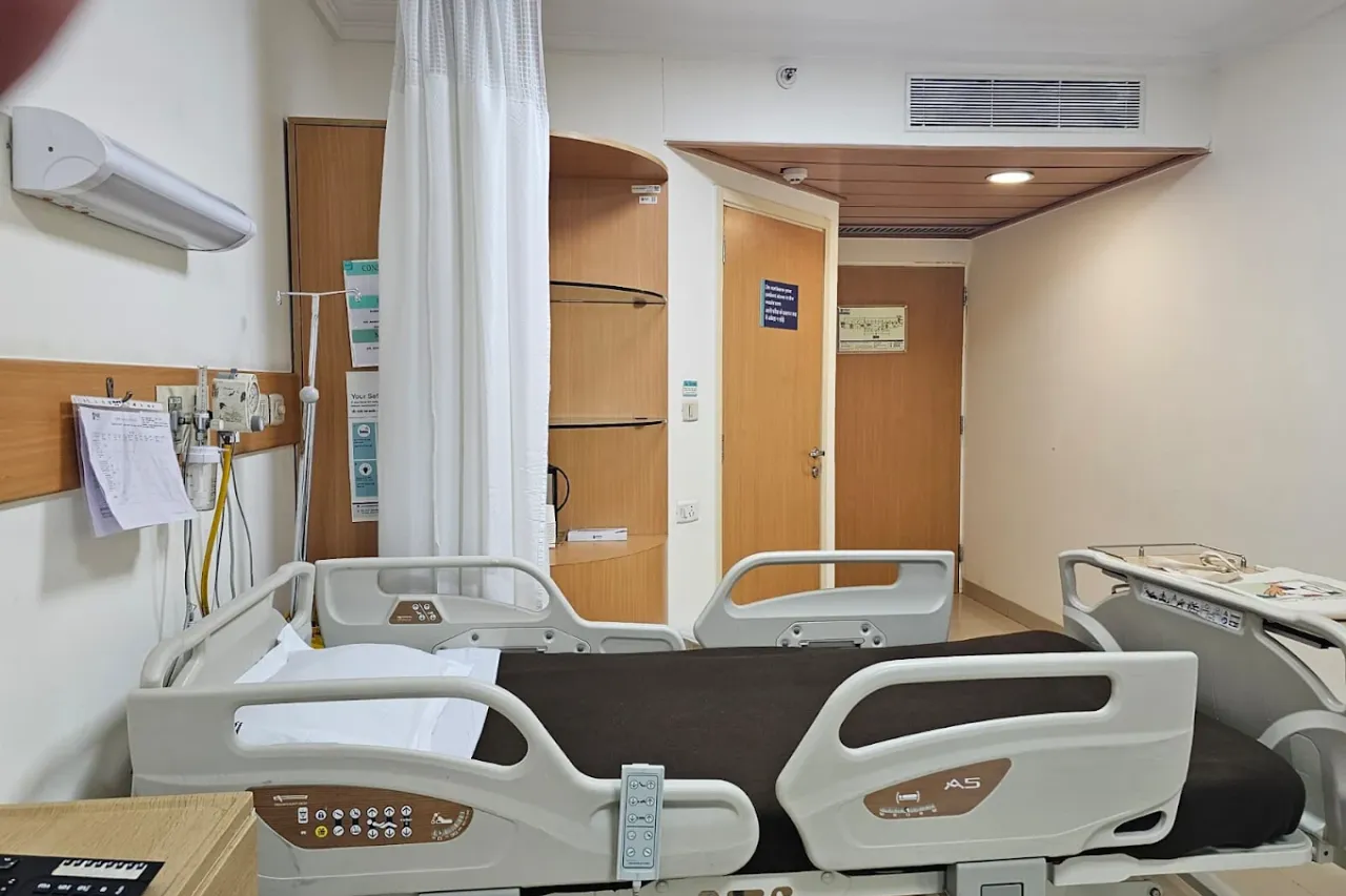 Max Super Speciality Hospital  4