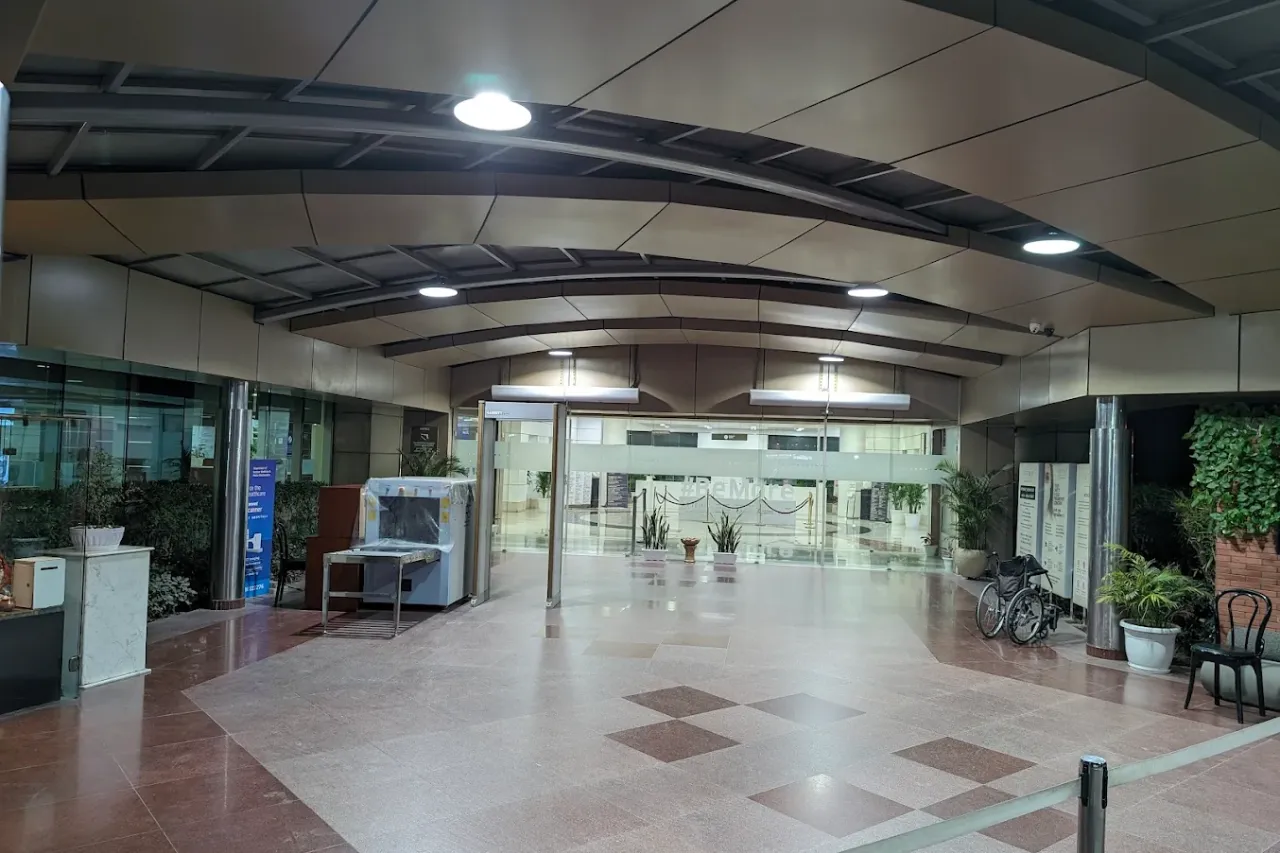 Reception & Help Desk 