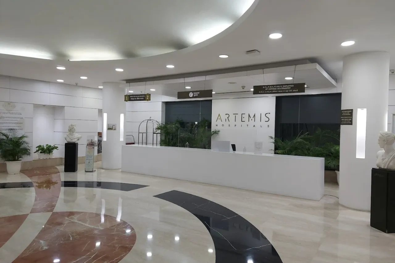 Hospital Entrance & Lobby